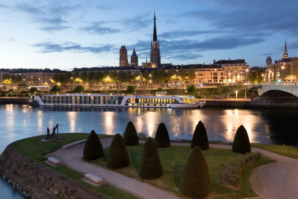 siene trips 2026 header background