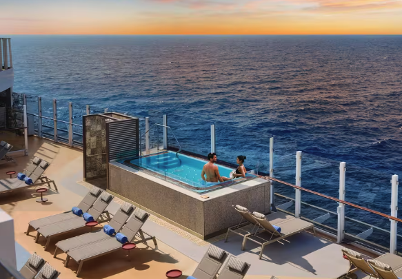 luna on deck lounge and hot tub